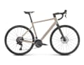 Le modèle d'entrée de gamme Blend Road est équipé de pneus de route de 28 millimètres de large et d'un groupe Shimano Cues 2x10. Il coûte 1 300 euros.
