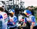 Début de saison commun : Remco Evenepoel (à gauche) et Florian Lipowitz disputent ensemble le contre-la-montre par équipe lors du Challenge Mallorca.
