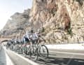 En effet, le maillot est censé rappeler le succès du Tour de France 2023, au cours duquel trois victoires d'étapes ont été remportées.
