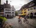 Tour 1 führt durch den mittelalterlichen Stadtkern von Staufen im Breisgau, vorbei an Rathaus und Marktbrunnen