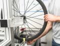 Test rig for the lateral stiffness of the wheels