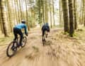FAHRDYNAMIK: Is the discussion about whether and how much gravel biking has to do with road biking actually useful? Being outside and cycling counts! 