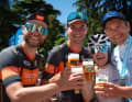 Beim einem kühlen alkoholfreien Bier nach der Etappe kann gefachsimpelt und sich über alle Rennrad-Themen ausgetauscht werden.