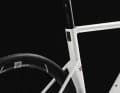 The Venta R takes the integrated clamp and the carbon support from its brand brother, the Astra.