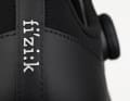 The newly designed R5 nylon outsole offers a reasonable level of stiffness to increase pedalling efficiency.