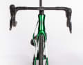The frame geometry is sporty. A short head tube and long top tube put the rider in a relatively stretched position.