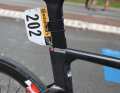 La tige de selle aérodynamique conviendrait également à un vélo de course contre la montre.