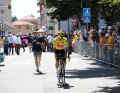 Richard Carapaz est devenu le premier coureur équatorien à porter le maillot jaune sur la Cannondale.