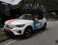 Team dsm-firmenich PostNL fährt einen elektrischen Volvo XC40 inzwischen bei allen Rennen.