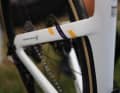 The "Merci Poupou" lettering is integrated on the seat strut