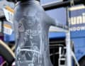 le tube de direction et le tube supérieur sont dotés de la peinture spéciale Poulidors