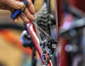 Moderne Shimano-Umwerfer bei Rennrad-Schaltungen haben mehr Einstellmöglichkeiten als bisher, sie sind aber auch sensibler. 