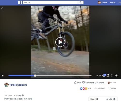   Jüngst postete Tahnée Seagrave ein Video, auf dem sie ein Canyon Sender fährt.