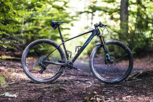   Im Dauertest: 2020 legte Cube sein Elite-Racehardtail neu auf und räumte damit den <a href="mountainbikes/hardtail/test-cube-elite-c68x/a42760.html"  rel="noopener noreferrer">Testsieg im ersten Vergleichstest in diesem Jahr</a>  ab. Nun muss das Cube Elite C:68X zeigen, ob es auch auf lange Sicht überzeugen kann.