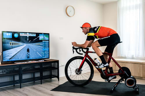   Der Xplova Noza S punktet mit vetretbarer Geräuschkulisse und realistischem Fahrgefühl bei Software wie Zwift und Co.