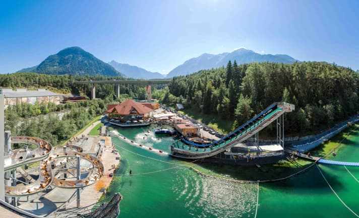 Die Area 47 liegt am Eingang zum Ötztal in Tirol und bietet insgesamt auf etwa 66.000 Quadratmetern rund 40 (Fun-) Sportarten an.