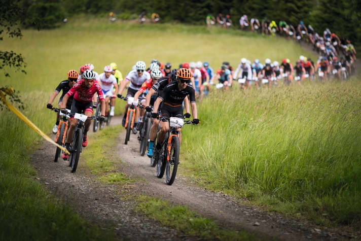   Die Tschechen sind absolut marathon-verrückt. Der Malevil-Cup ist das bekannteste Rennen des Landes und auch bei immer mehr deutschen Marathon-Bikern beliebt. Die Anstiege sind eher kurz und giftig.