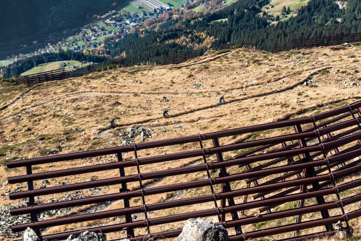   Auf der Wormser-Hütten-Tour kommen technisch versierte Enduro-Alpinbiker absolut auf ihre Kosten. Geboten wird ein hervorragender Mix aus spannenden Uphills und technischen bis flowigen Trails. 