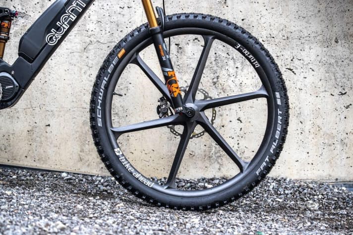   Besonderes Schmankerl: Die Carbon-Laufräder von Bike Ahead kitzeln die letzten Gramm heraus. Sie gibt´s bei Quantor als optionales Update.