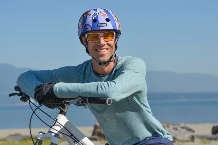   Der Kanadier Ryan Leech zählt zu den besten Bike-Akrobaten auf der Welt. Sein Wissen gibt er in Fahrtechnikkursen weiter. Er ist Erfinder der 30-Tage-Wheelie-Challenge, einem Online-Tutorial.