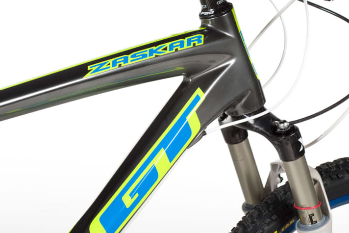   Der Carbon-Rahmen im glänzenden Alu-Look erntete von allen Seiten Lob. Cooles Bike!