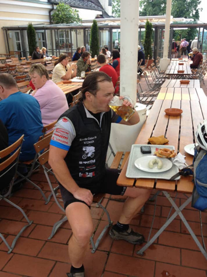   Bierchen und Weißwürste im Kloster Andechs