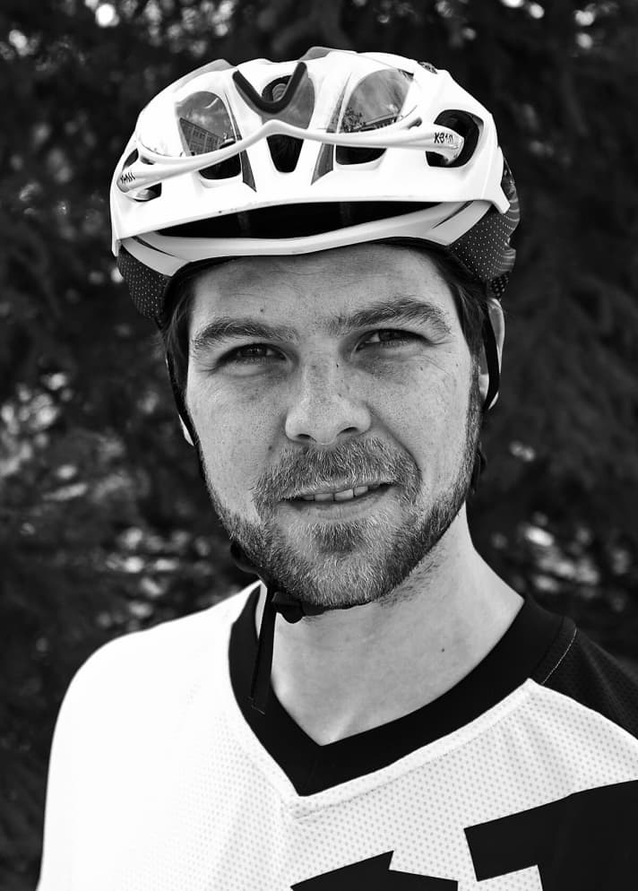   Rider: Sebastian Brust, BIKE-Online-Redakteur. Fährt Bike seit 2006. Gewicht/Größe; 70 kg/1,83 m. Fahrertyp: Tour/All Mountain. Lieblingsrevier: Pfälzerwald.