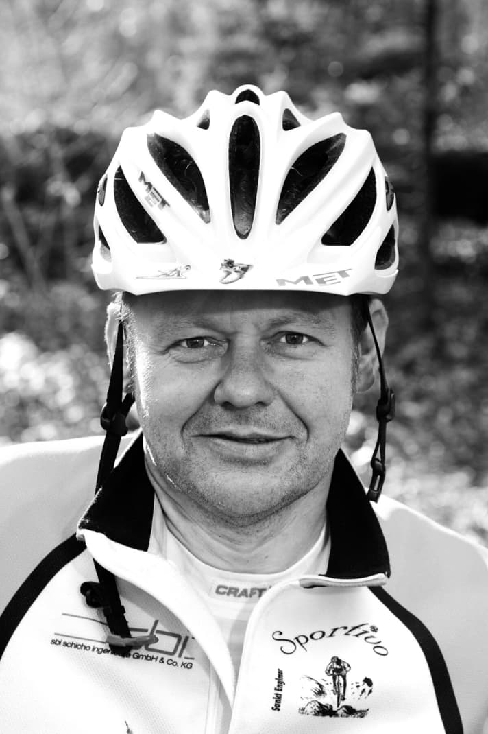   Rider: Walter Schmelmer, Touren-Guide. Fährt Bike seit 1987. Gewicht/Größe 90 kg/1,84 m; Fahrertyp Tour/All Mountain; Lieblingsrevier Bayerischer Wald