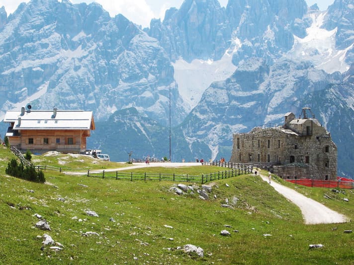   Die Dürrensteinhütte in den Dolomiten