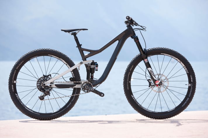   Conway 29er All Mountain mit bis zu 150 mm Federweg am Heck.