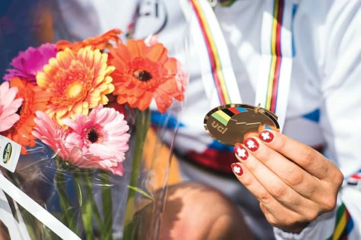   2014 wird die 21-jährige Schweizerin Jolanda Neff in Hafjell (NOR) zum dritten Mal in Folge Weltmeisterin in der U23-Klasse. 