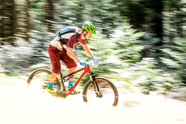   Voll auf den Trail fokussiert: Die Geometrieverstellung am Rocky macht das Bike breitbandig. 