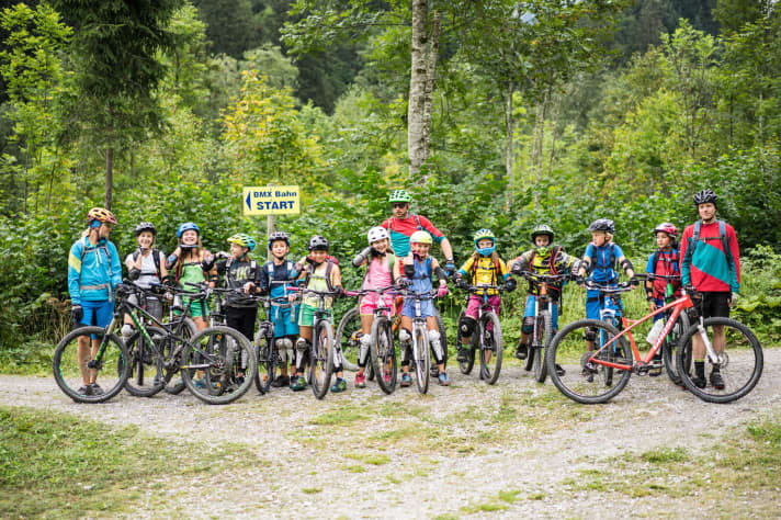 Mountainbike Fahrtechnik für Kinder im Camp: Spaß unter Gleichaltrigen