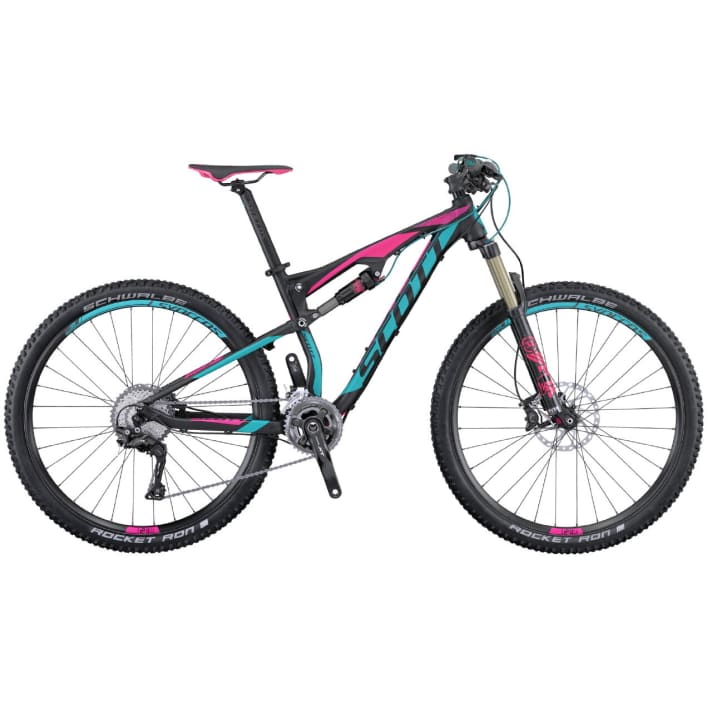   Mehr als ein paar pinke Farbkleckser: Das Scott Contessa Spark 700 kommt mit angepasster Damen-Geometrie.