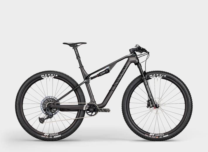   Beim Lux CF SLX 9 verbaut Canyon den leichteren Rahmen. Preis für das Bike mit Carbon-Laufrädern, Rockshox-Fahrwerk und 10-52 Zähnen an der Eagle-Kassette: 5000 Euro.