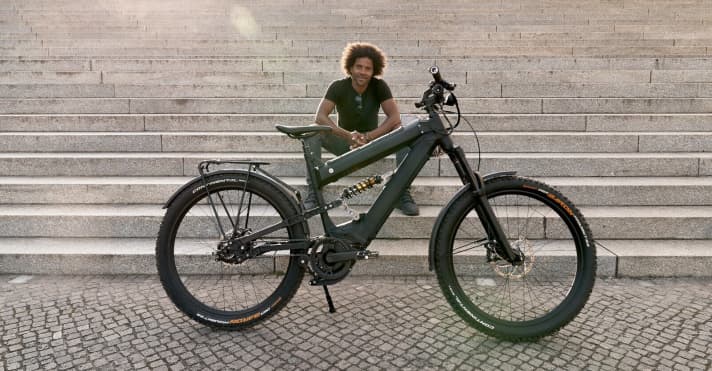  "Das Bike schluckt dir einfach alles weg." E-Mobility Youtuber Alex "Elektrisiert" Bangula über das HNF-Nicolai XR3 Adventure.