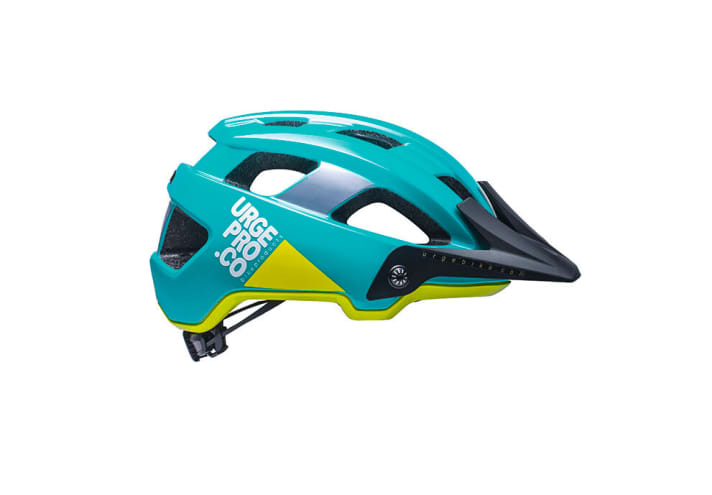 Beispiel Helm: z. B. <a href="https://luna.r.lafamo.com/ts/i5533923/tsc?amc=con.blbn.497955.507800.14129791&smc=BIKE&rmd=3&trg=https%3A%2F%2Fwww.fahrrad-xxl.de%2Furge-alltrail-m000045644" target="_blank" rel="noopener noreferrer nofollow">Urge Alltrail</a> * - Auch Ex-Weltmeister Fabien Barel arbeitet an seinem grünen Fußabdruck. Mit seiner Helmmarke Urge präsentiert er einen 290 Gramm leichten Trail-Helm der zu 80 Prozent aus recyceltem Material produziert wird.