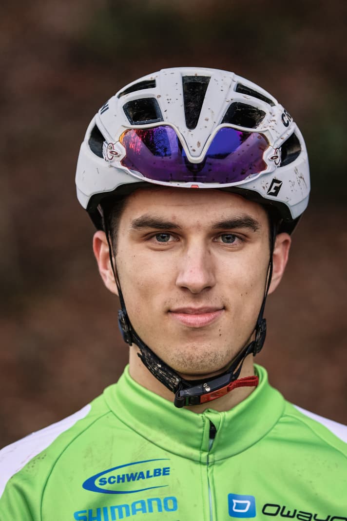  Pirmin Sigel (22) fährt seit 2012 im BIKE Junior Team und unterstützte uns beim Racebike-Test tatkräftig. Sein größter sportlicher Erfolg: Der Sieg bei der Junior-World-Series, dem Weltcup der Junioren, 2017 in Südafrika. 2020 wurde er Fünfter bei der Deutschen Meisterschaft in der U23-Klasse.