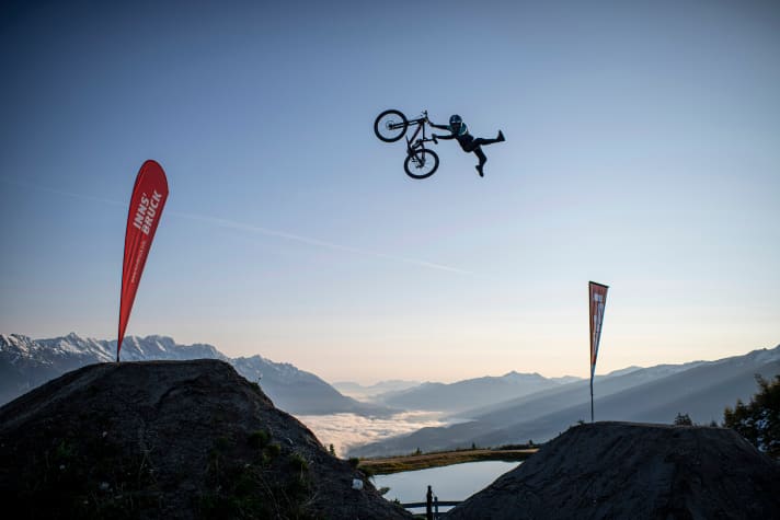  Nicht nur für die Sportler garantiert die spektakuläre Alpenkulisse atembraubende Momente. Auch für einen gemeinsamen Familienurlaub eignet sich die Innsbrucker Umgebung.