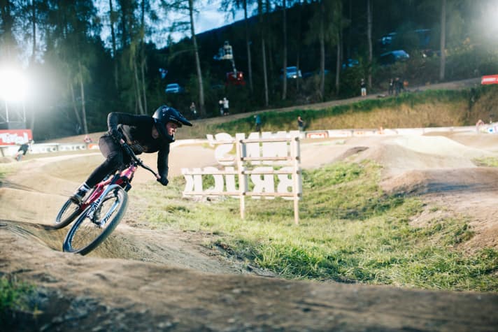   Crankworx Innsbruck 2020: Kathi Kuypers auf dem Pumptrack