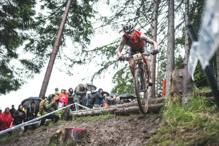   Mathias Flückiger war wie bei der WM 2020 in Leogang mit einer Weste unterwegs.