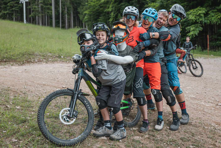 Dicke Reifen - dicke Freunde! Bei den Bike-Events für Kids im Paganella-Bikepark darf der Spaß auf keinen Fall fehlen.