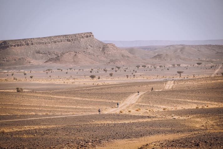 Titan Desert Marokko: MTB-Etappenrennen zwischen Wüste und Atlas-Gebirge.