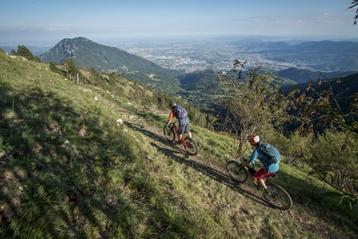 Abfahrt vom Monte Novegno nach Arsiero: Als hätte ein Mountainbiker diese Trail angelegt. Aber nicht alle Abschnitte rollen sich so easy dahin wie auf diesem Bild. 