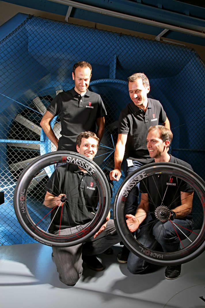   Das Hadron-Team: Die Firmengründer  Jean-Paul Ballard und George Cant (vorne) mit den Ingenieuren James Eddison und Christian Kleiner (hinten)