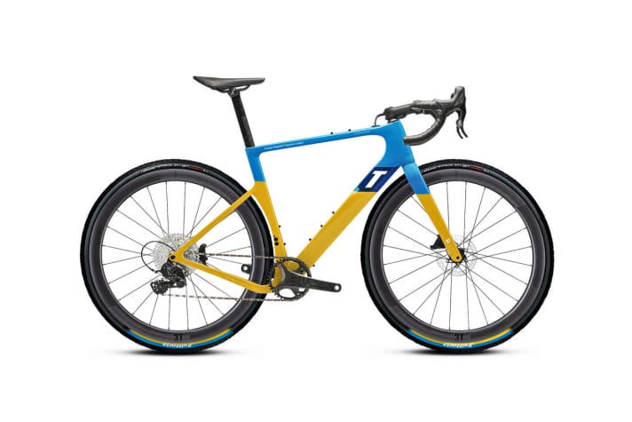 Sonderedition “Exploro RaceMax Ukraine” vom Hersteller 3T: Fünf Räder in den ukrainischen Nationalfarben werden zum Preis von je 7.500 Euro verkauft. Die Einnahmen gehen an das Rote Kreuz