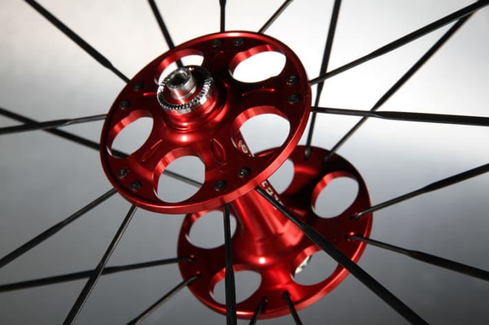   Xtreme „Aero Wheels III“: Kräftige Farbakzente heben den Allrounder des Versenders Rose aus dem vorherrschenden Farbeinerlei hervor 
