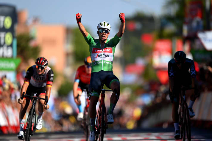 Mads Pedersen fuhr bei der Vuelta 2022 dreimal als Erster über den Zielstrich