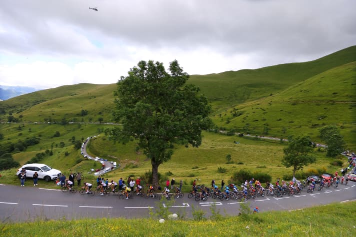 Auf den schweren Bergetappen in den Alpen und in den Pyrenäen entscheidet sich meist der Gesamtsieg bei der Tour de France.