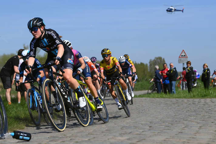Der Frauen-Klassiker Paris-Roubaix wurde bei Eurosport 2:15 Stunden im TV übertragen.